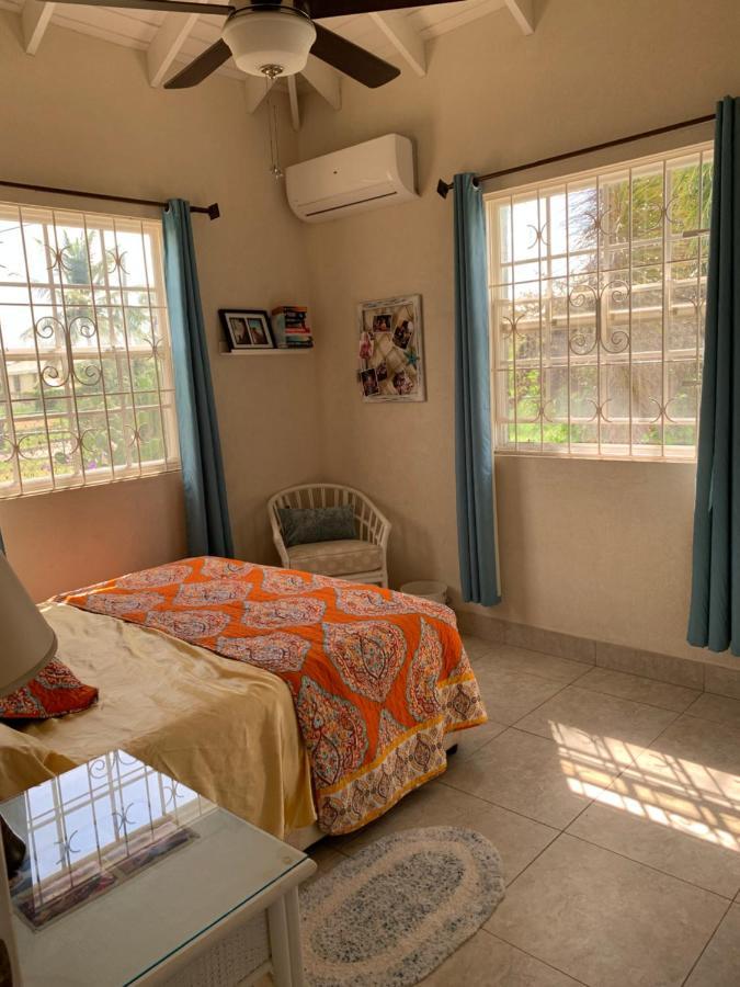 Raivens Nest Bed And Breakfast Christ Church Esterno foto