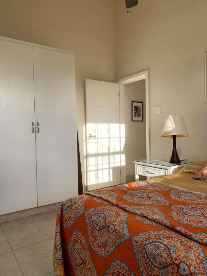 Raivens Nest Bed And Breakfast Christ Church Esterno foto
